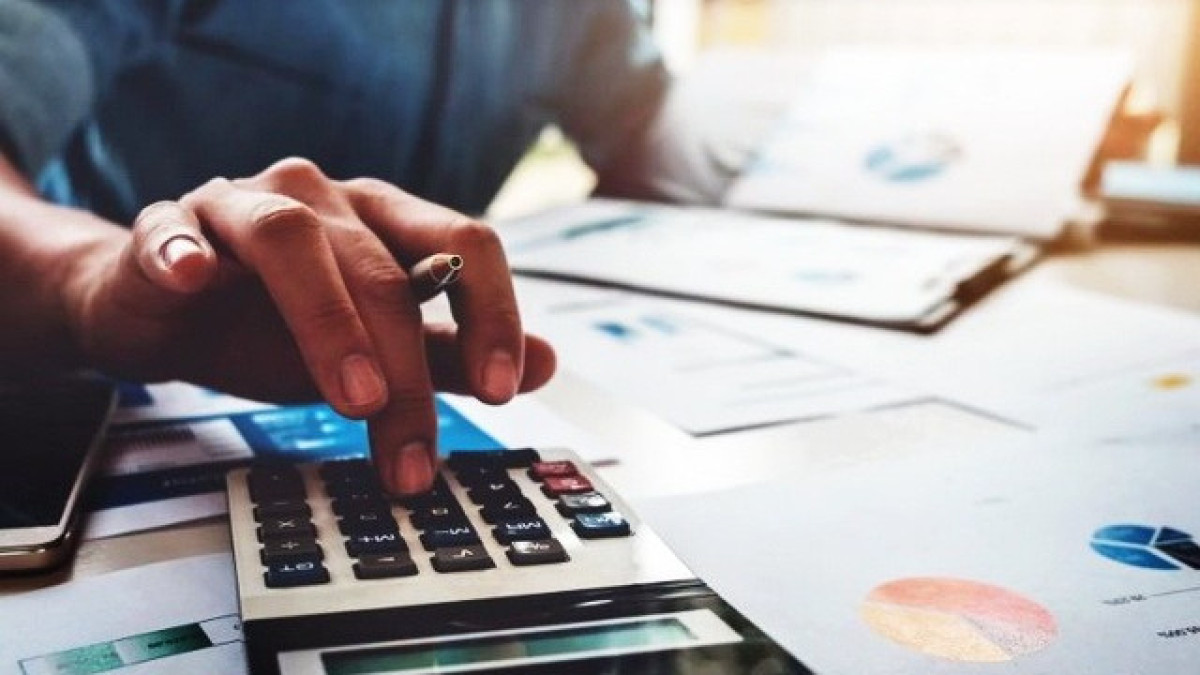 Business financial confusion